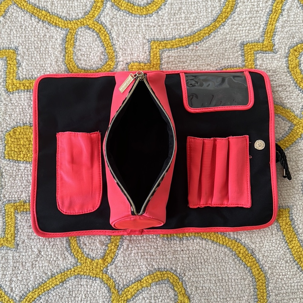 VS Makeup Holder - Picture 6 of 6